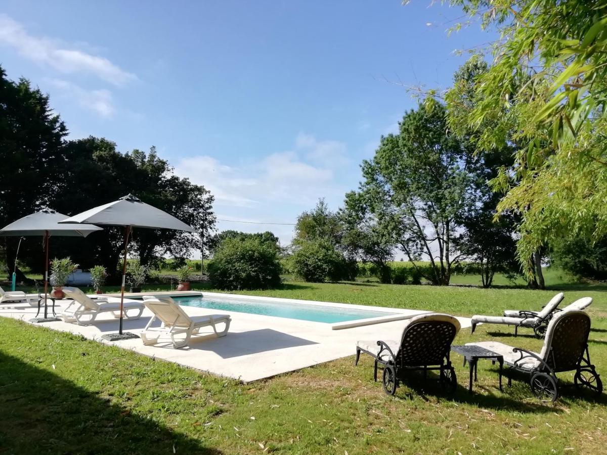 Chateau Des Salles Saint-Fort-sur-Gironde المظهر الخارجي الصورة