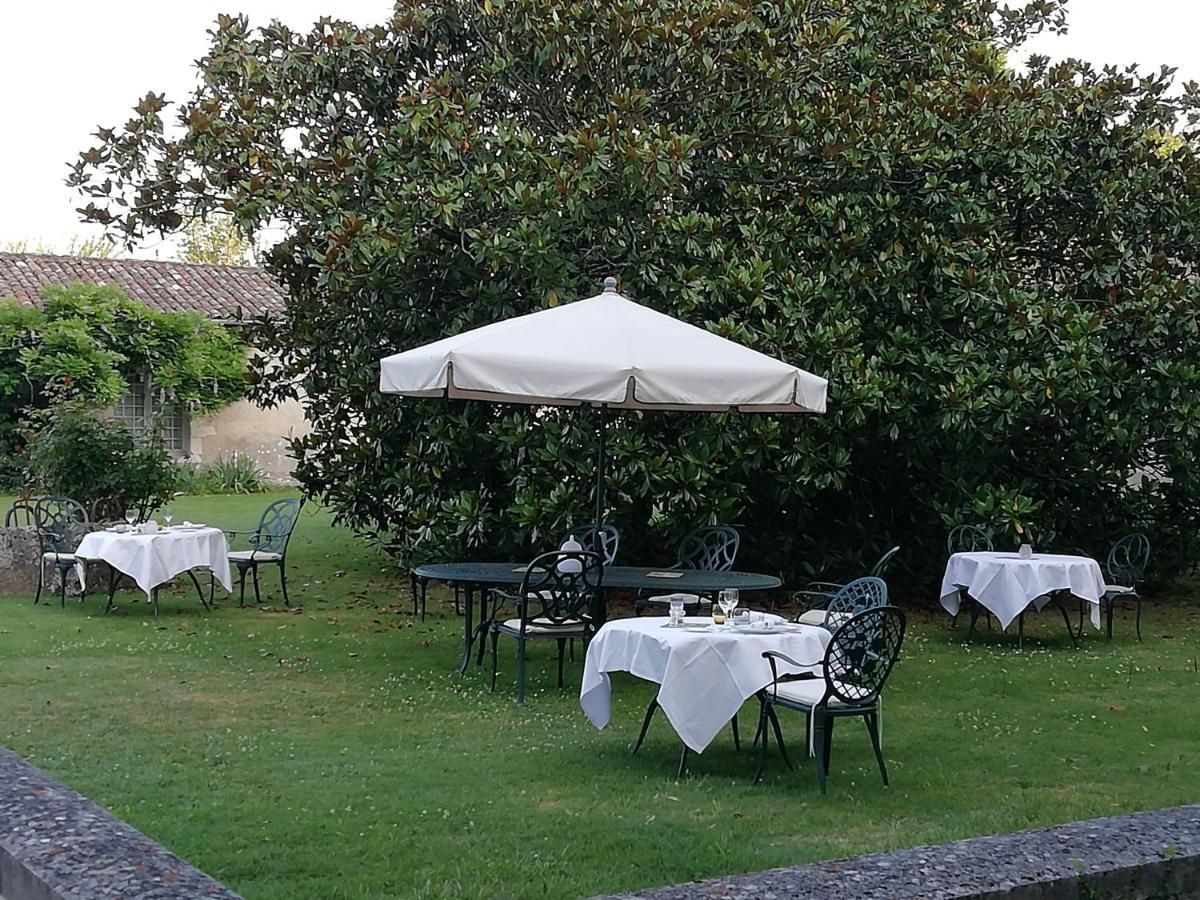 Chateau Des Salles Saint-Fort-sur-Gironde المظهر الخارجي الصورة