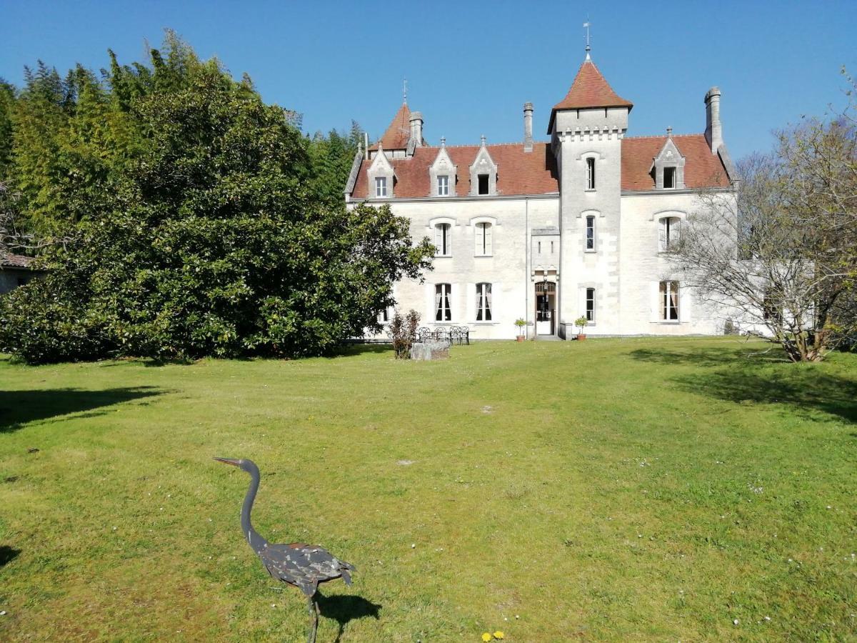 Chateau Des Salles Saint-Fort-sur-Gironde المظهر الخارجي الصورة